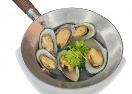 Steamed Mussels (8)