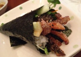 SALMON SKIN HANDROLL