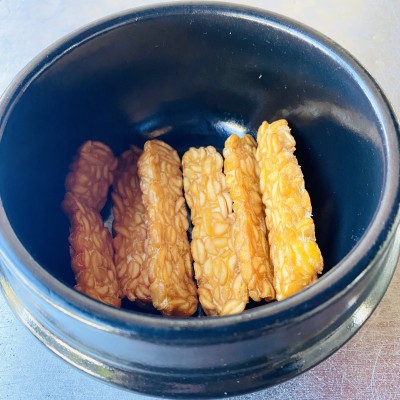 Fried Tempeh (6 Pcs)