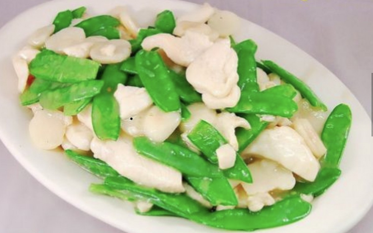 Sliced Chicken with Pea Pods