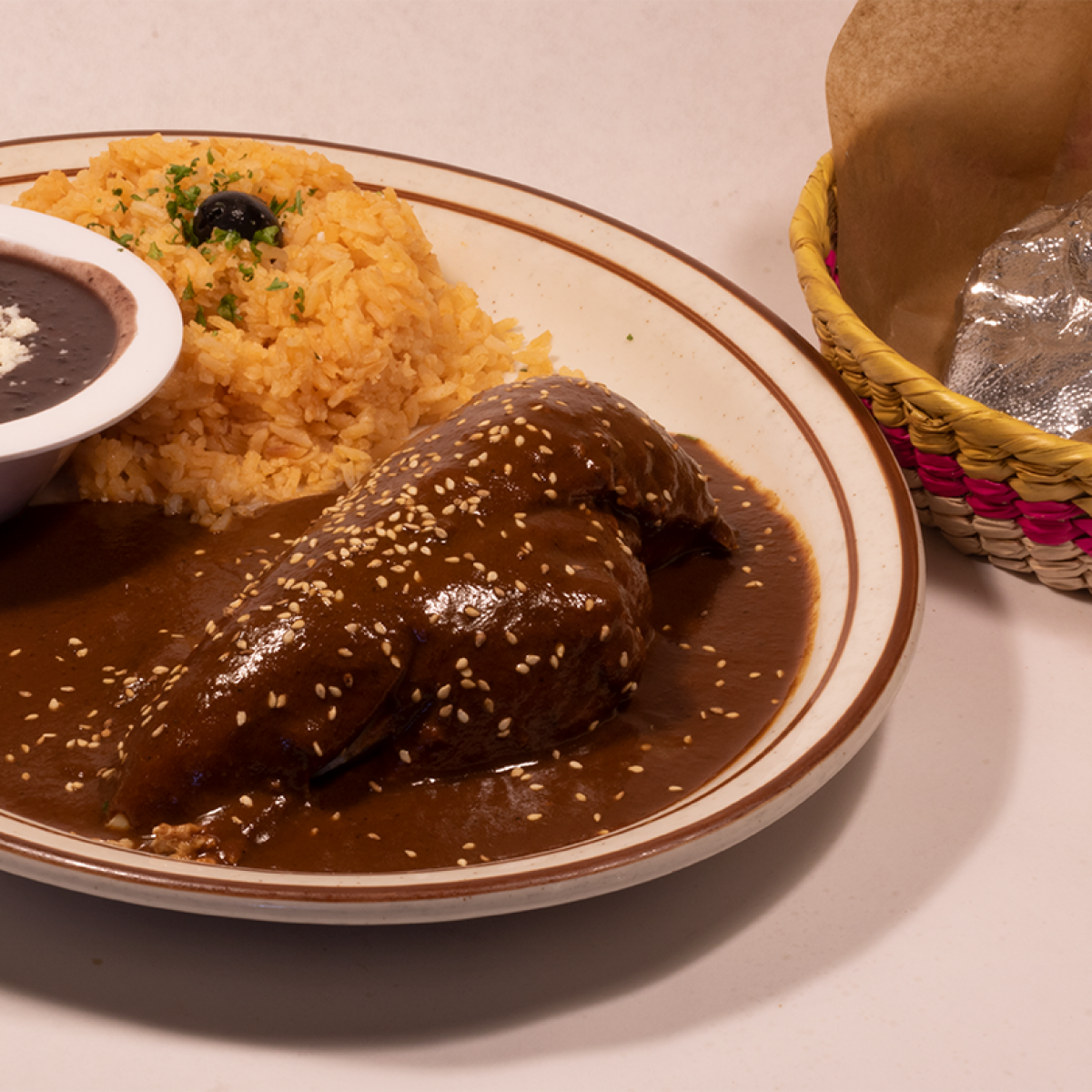 Pollo Con Mole | La Cabañita